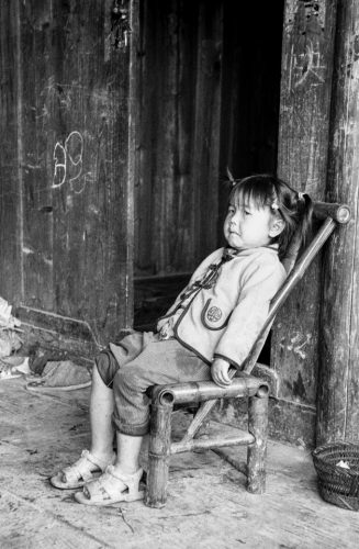 17-16-2005-05-31-enfant-chaise