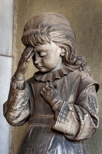 Staglieno-139-sculpture-genes-fillette