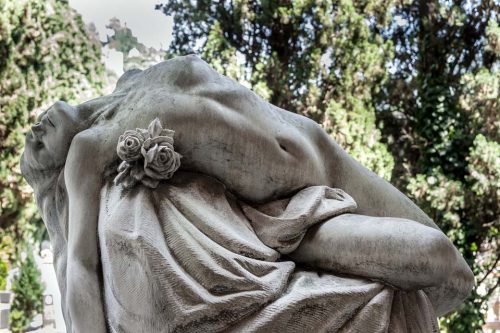 Staglieno-217-sculpture-genes-fille-pharmacien